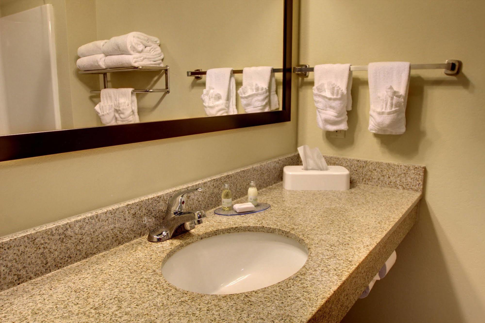 Cobblestone Inn & Suites - Hartington Luaran gambar