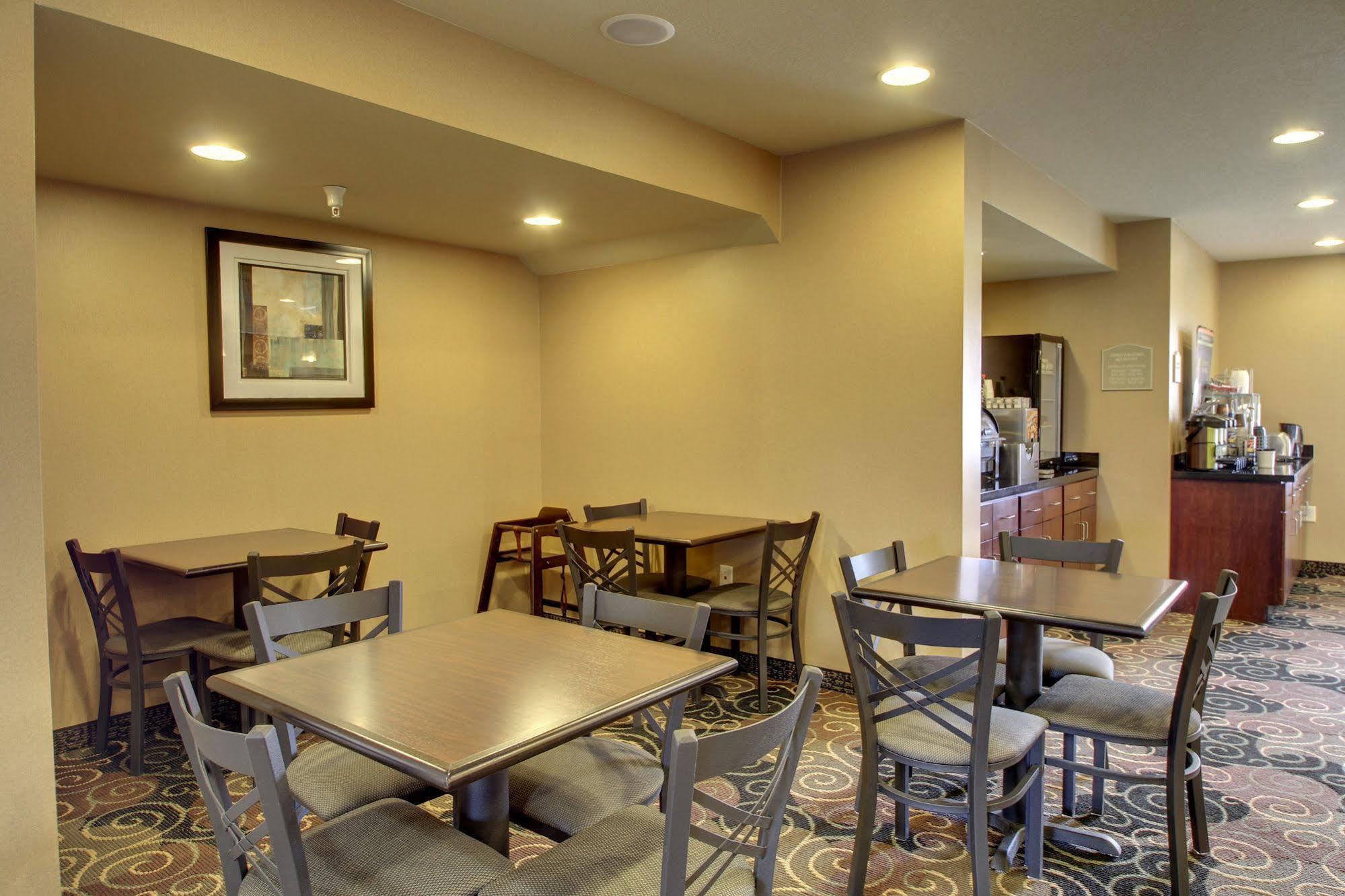 Cobblestone Inn & Suites - Hartington Luaran gambar